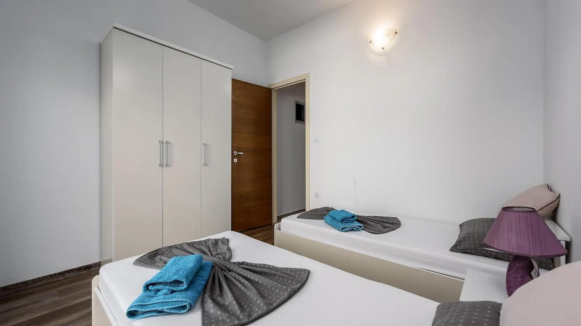 Apartment Monika Kukci 0*,